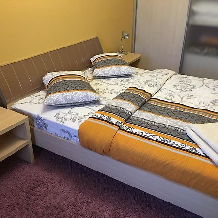 Kyiv Apartment In The City Center On Turgenevskaya Street Esterno foto