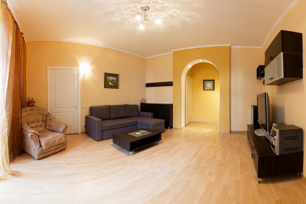 Kyiv Apartment In The City Center On Turgenevskaya Street Esterno foto