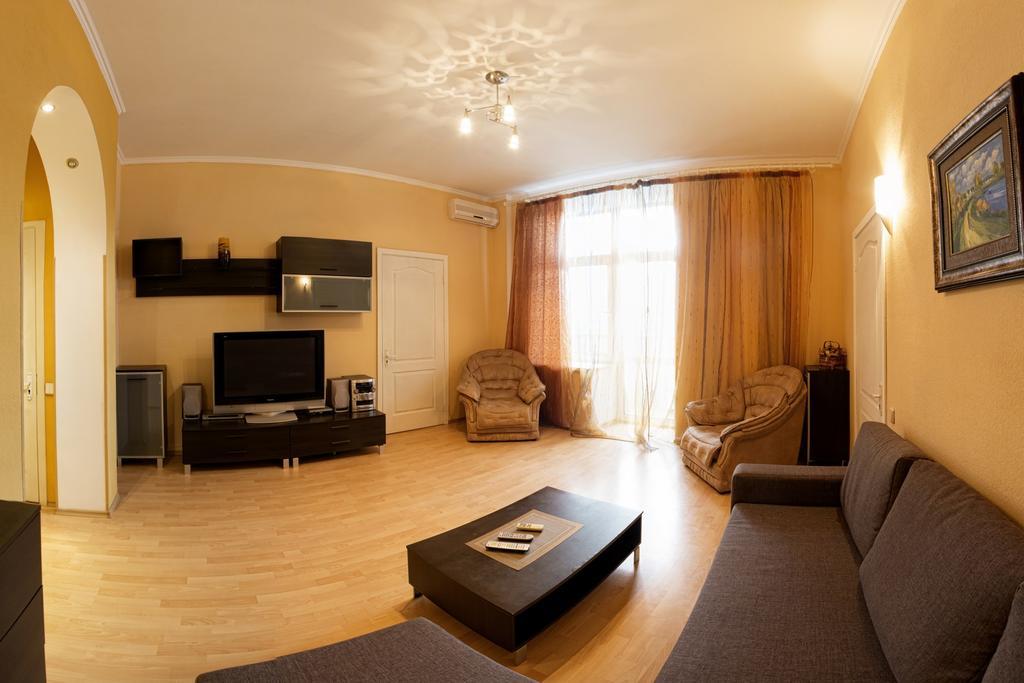 Kyiv Apartment In The City Center On Turgenevskaya Street Esterno foto