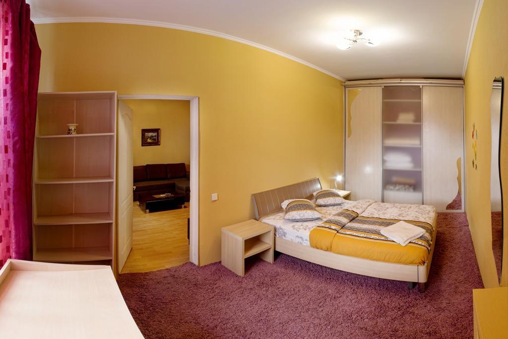 Kyiv Apartment In The City Center On Turgenevskaya Street Esterno foto