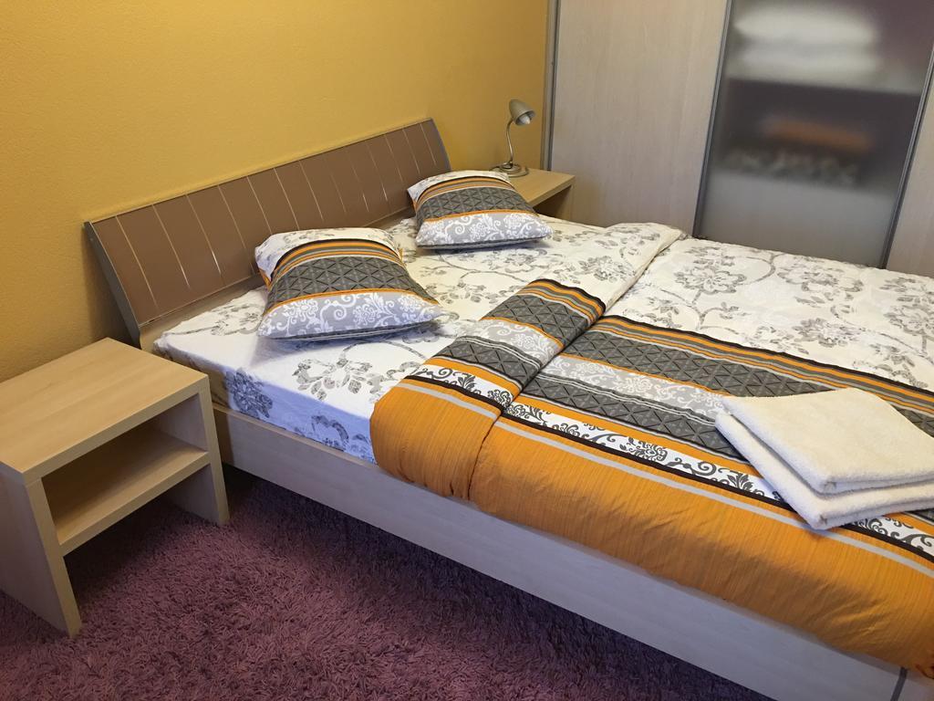 Kyiv Apartment In The City Center On Turgenevskaya Street Esterno foto